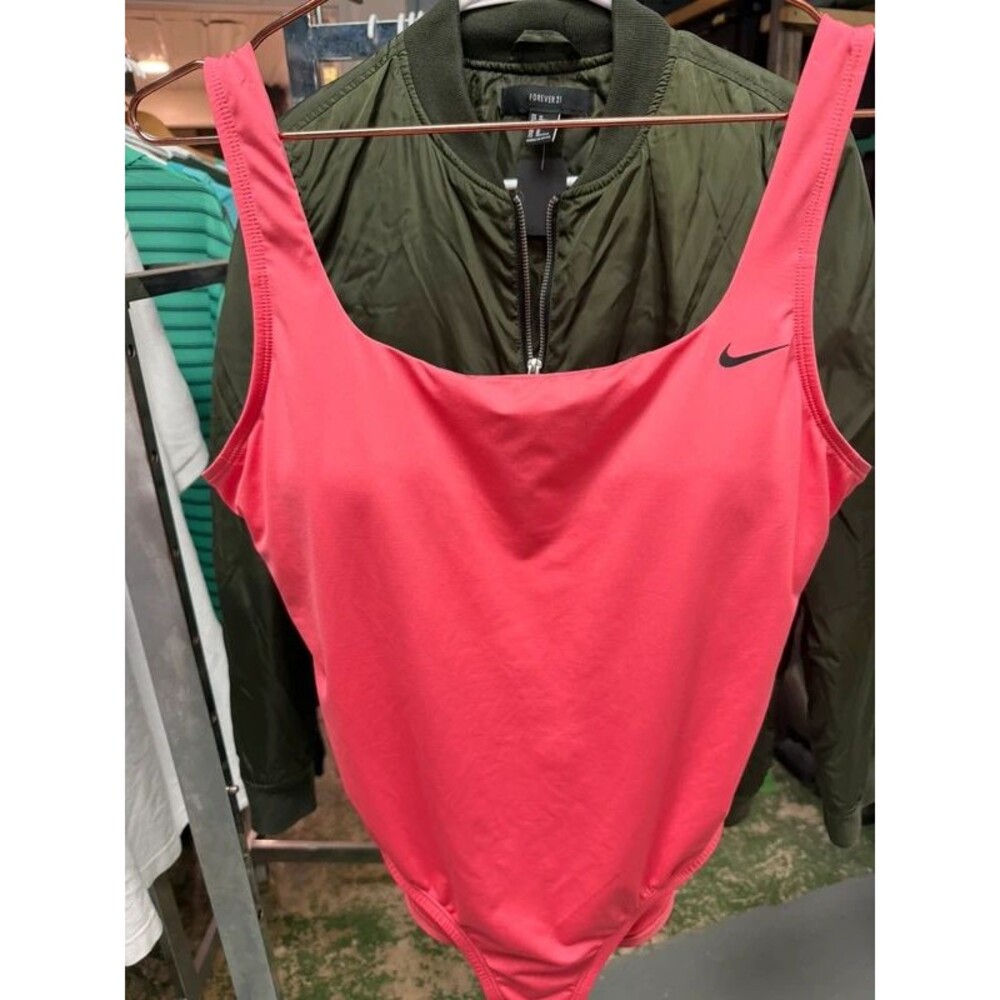 XL Nike Swim